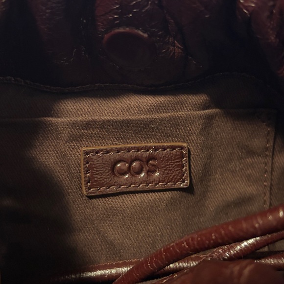 COS Patent Bordeaux Mini Cavatelli - Picture 2 of 7